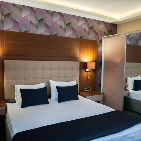 Hotel Saffari 3*